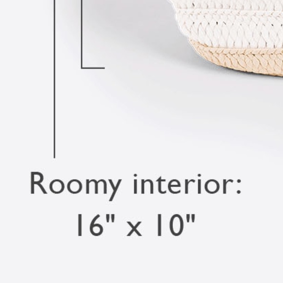 NWOT Altru Straw Tote Bag with Light Blue Tassels - Picture 6 of 7